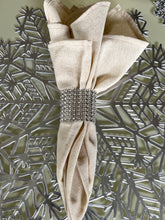 Cargar imagen en el visor de la galería, Set de 6 Servilletas de Lino Crema 40x40