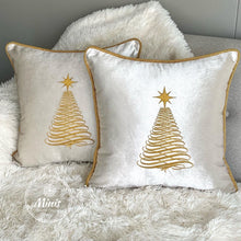 Cargar imagen en el visor de la galería, Cojín Navidad Crema Árbol Dorado
