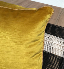 Cargar imagen en el visor de la galería, Cojín Yellow

