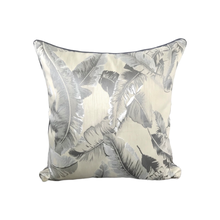 Cargar imagen en el visor de la galería, Cojín Silver Garden
