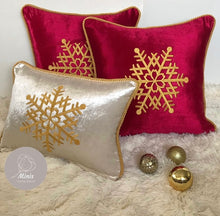 Cargar imagen en el visor de la galería, Cojín Navidad Rectangular Crema Copo Dorado
