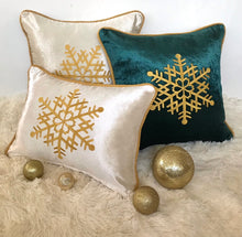 Cargar imagen en el visor de la galería, Cojín Navidad Crema Copo Dorado
